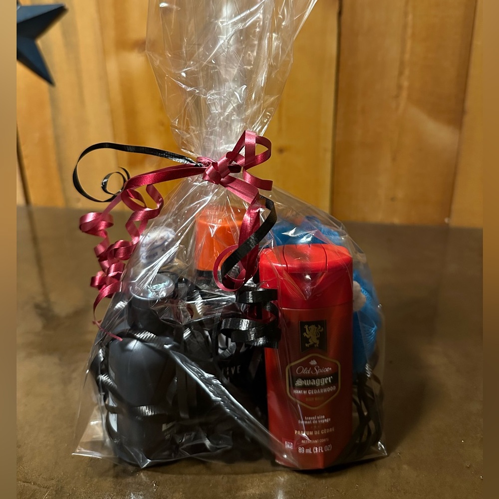 Men’s toiletry gift set BN packaged and ready for gifting